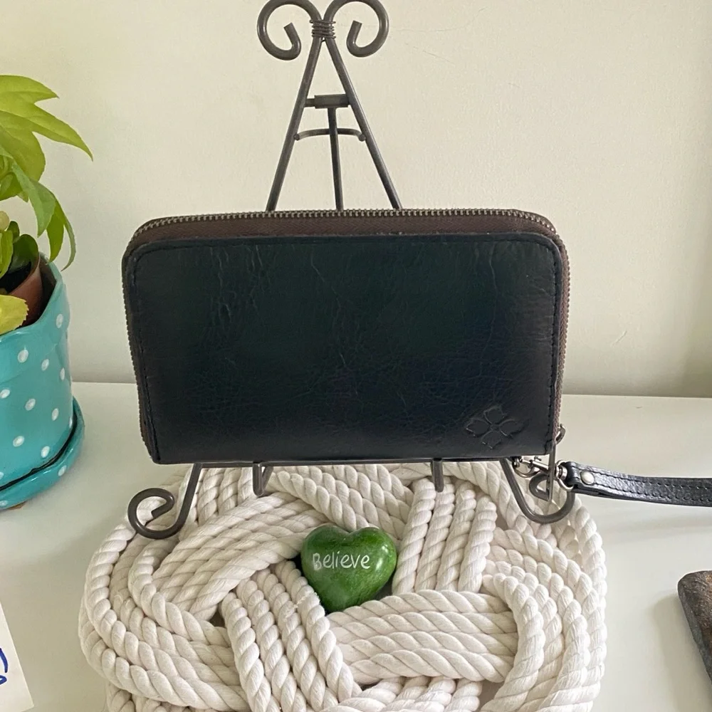 Patricia Nash Wristlet wallet